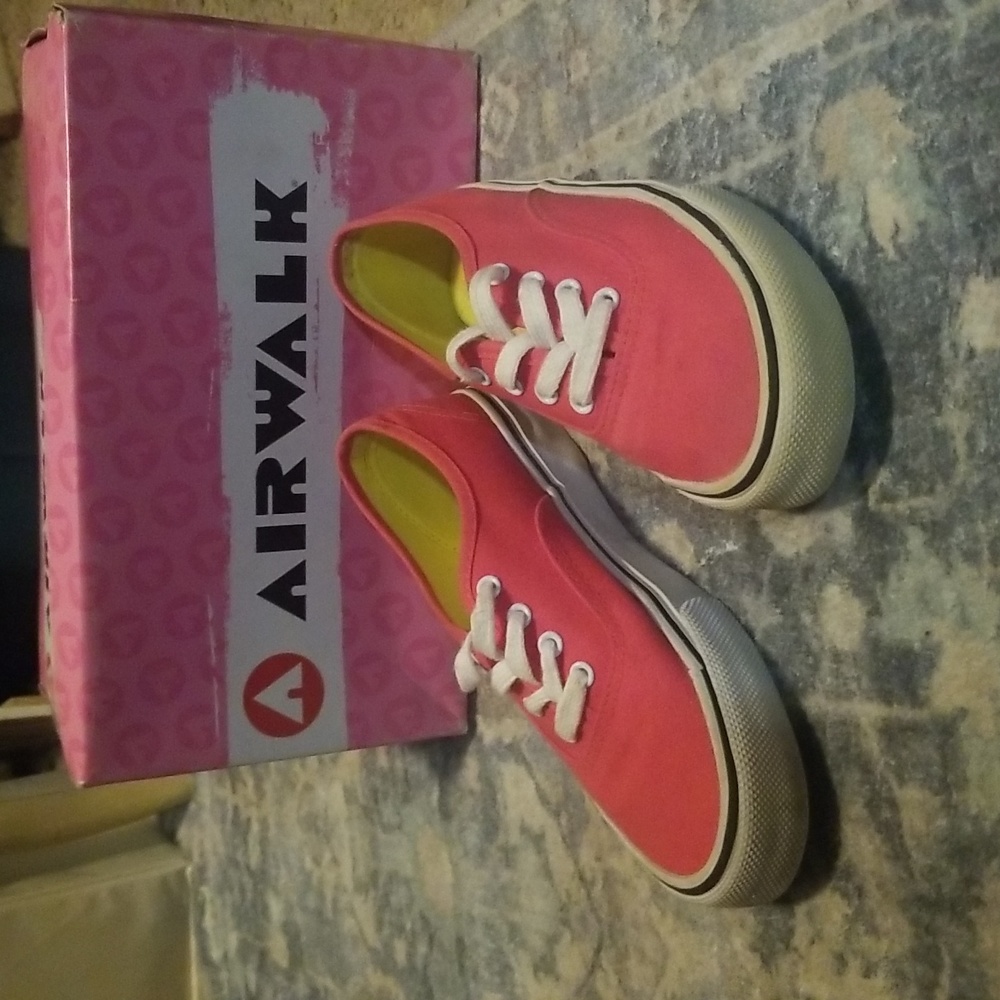 Ladies Airwalks
